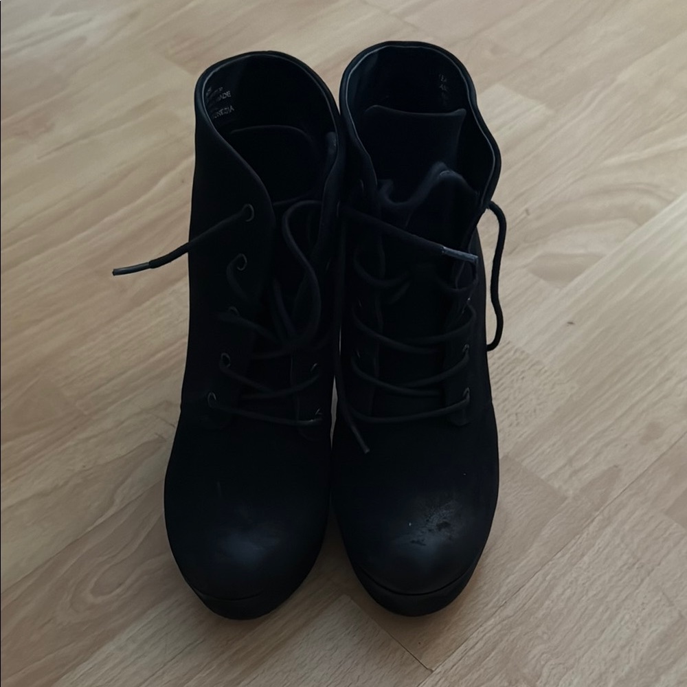Stylish Black Women's Boots